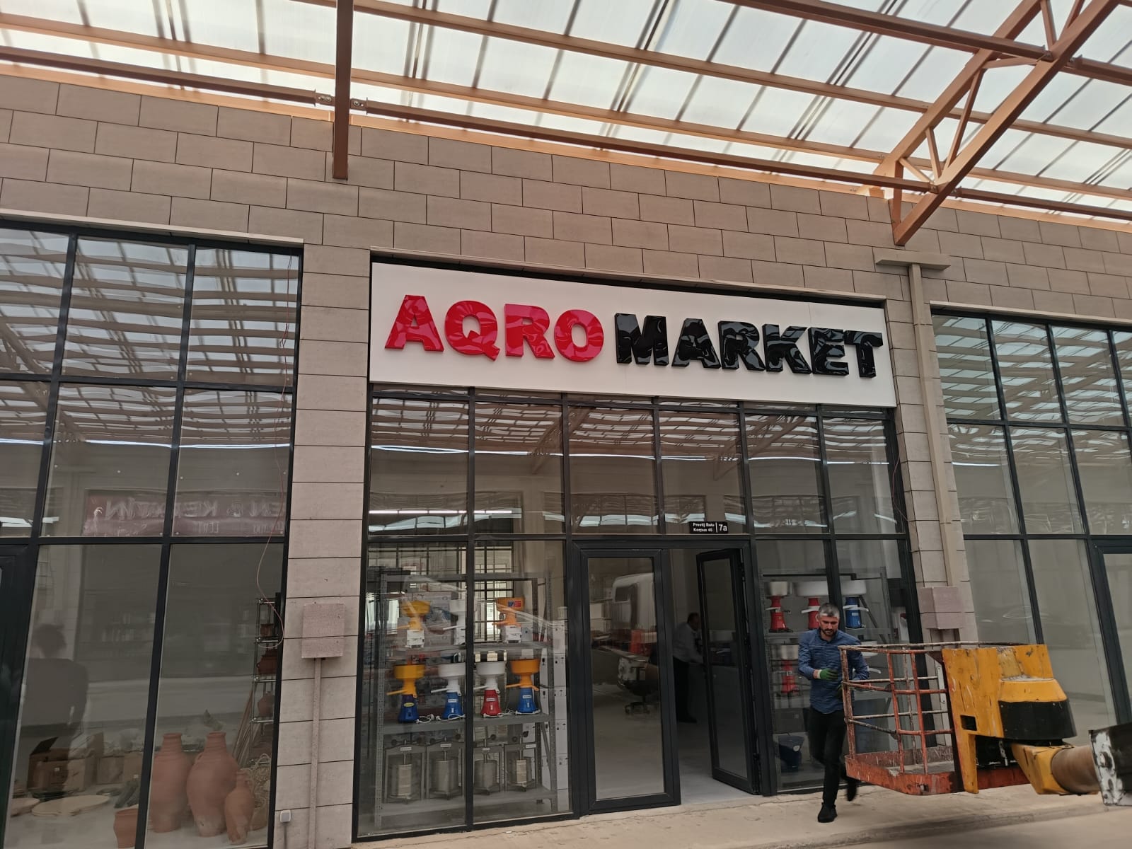 Qabarı işıqlı və işıqsız hərflər layihəsi